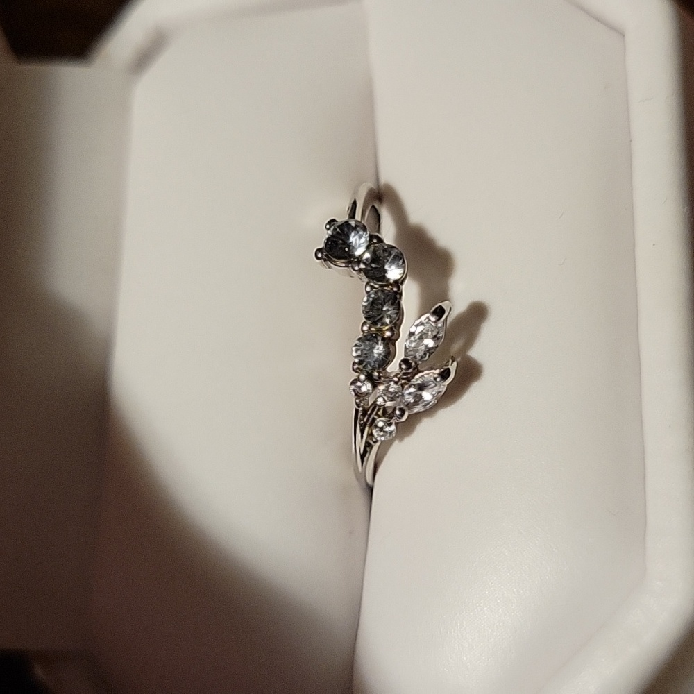 Fragrant jewels ring